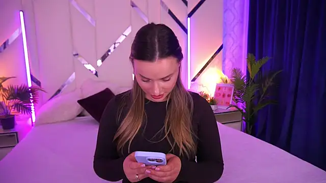 LindsieGreyy online show from November 2025 09:42:02 AM