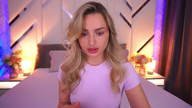 Snapshot of LindsieGreyy chatting on July 2026 06:43:02 AM LindsieGreyy online show from July 2026 06:43:02 AM
