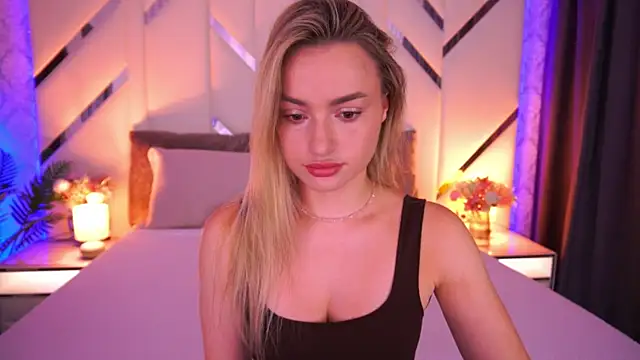 Snapshot of LindsieGreyy chatting on July 2026 06:08:02 AM LindsieGreyy online show from July 2026 06:08:02 AM