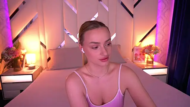 LindsieGreyy online show from May 2026 01:03:01 PM