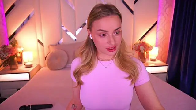 LindsieGreyy online show from May 2026 06:29:01 AM