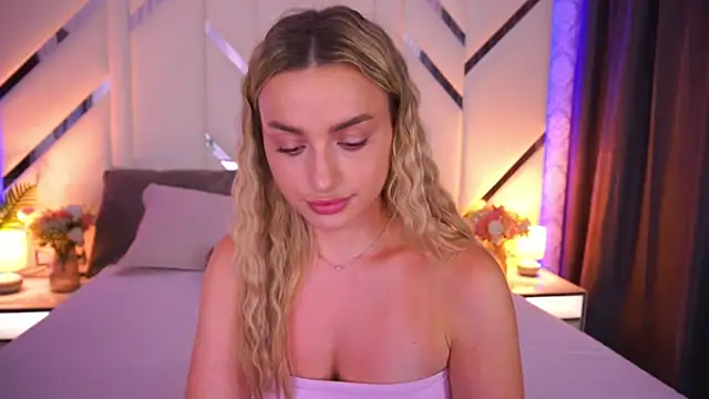 Snapshot of LindsieGreyy chatting on July 2026 11:52:01 AM LindsieGreyy online show from July 2026 11:52:01 AM