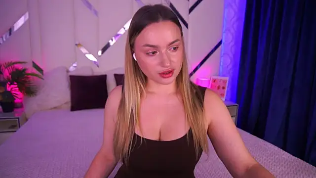 LindsieGreyy online show from November 2025 07:45:01 AM