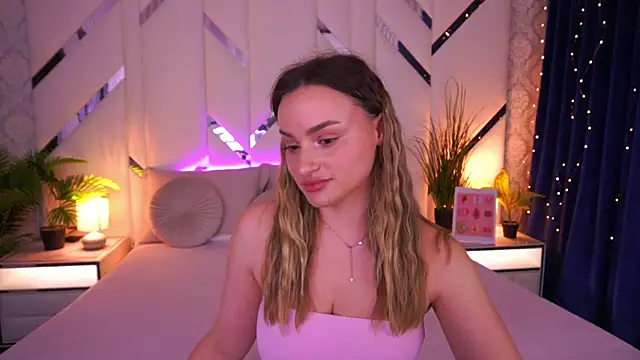 LindsieGreyy online show from February 2026 09:09:01 AM