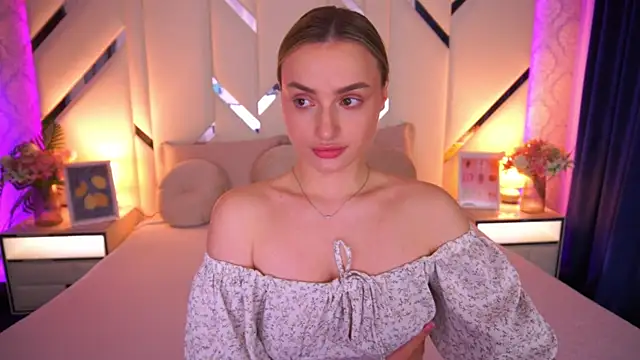 LindsieGreyy online show from May 2026 12:56:01 PM