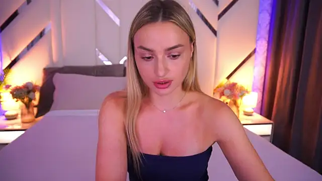 Snapshot of LindsieGreyy chatting on July 2026 12:57:02 PM LindsieGreyy online show from July 2026 12:57:02 PM