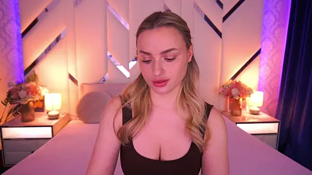 LindsieGreyy online show from April 2026 06:55:02 AM