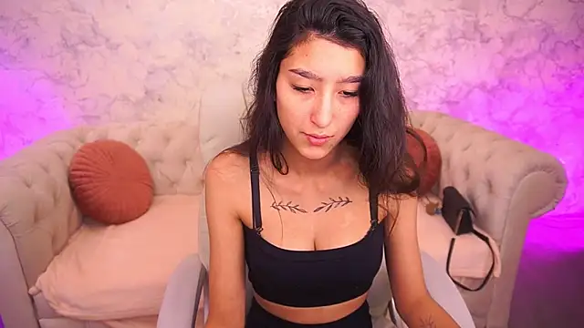 CharmMocco online show from December 2025 02:10:01 PM