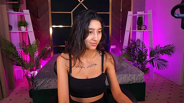 CharmMocco online show from January 2026 02:13:01 PM