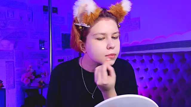 Snapshot of MitsukiMun chatting on March 2025 04:03:01 AM MitsukiMun online show from March 2025 04:03:01 AM