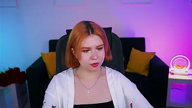 Snapshot of MitsukiMun chatting on February 2025 06:21:01 PM MitsukiMun online show from February 2025 06:21:01 PM