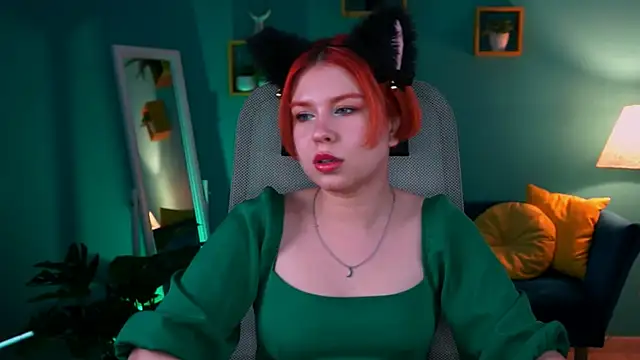 Snapshot of MitsukiMun chatting on February 2025 06:12:01 PM MitsukiMun online show from February 2025 06:12:01 PM