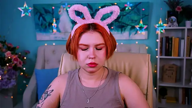 Snapshot of MitsukiMun chatting on February 2025 06:20:02 PM MitsukiMun online show from February 2025 06:20:02 PM