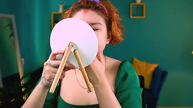 Snapshot of MitsukiMun chatting on March 2025 12:06:02 PM MitsukiMun online show from March 2025 12:06:02 PM