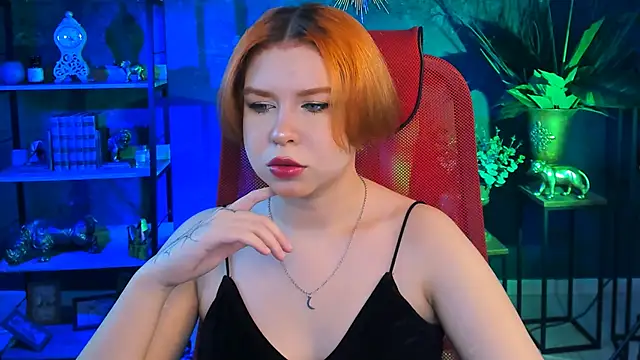 Snapshot of MitsukiMun chatting on March 2025 04:21:02 PM MitsukiMun online show from March 2025 04:21:02 PM