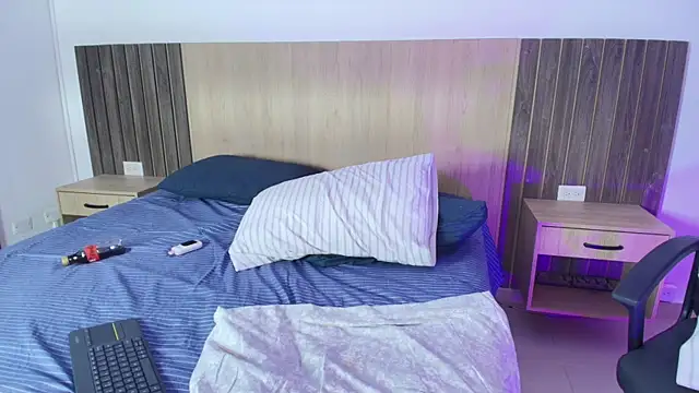 Snapshot of Mia_cm chatting on March 2025 05:01:02 AM Mia cm online show from March 2025 05:01:02 AM