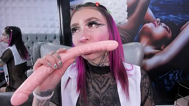 miss   angel online show from October 2025 06:08:01 PM