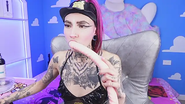 miss   angel online show from October 2025 06:08:01 PM