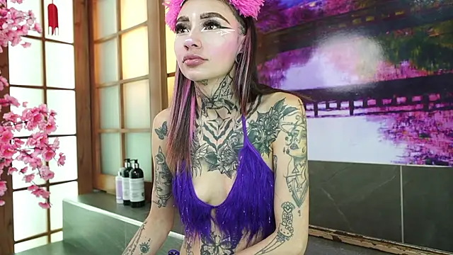 miss   angel online show from November 2025 06:01:02 PM