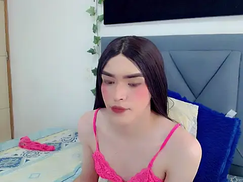 dominic 00 online show from September 2025 08:53:01 PM