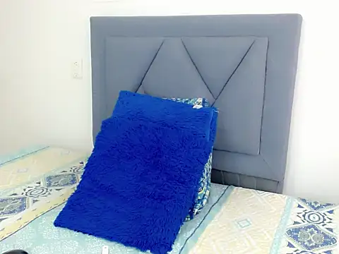 dominic 00 online show from November 2025 07:41:02 PM