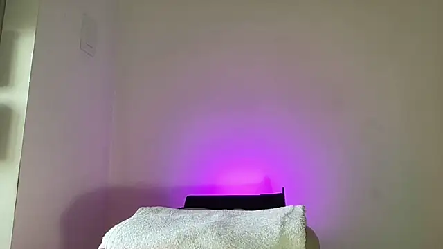 nofacecali online show from February 2026 06:51:01 PM