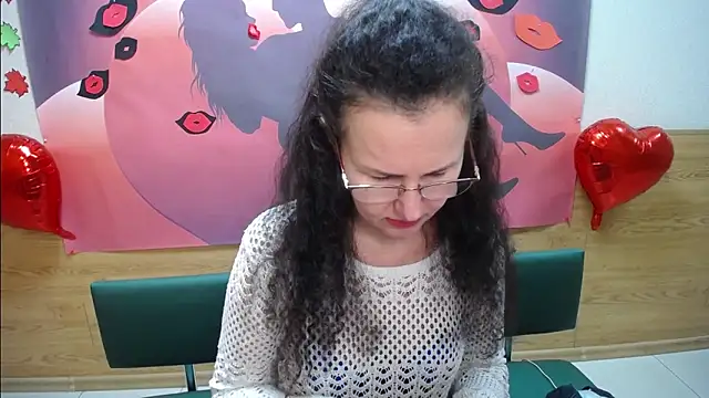 Snapshot of Miroslava_Happi chatting on October 2025 06:37:01 AM Miroslava Happi online show from October 2025 06:37:01 AM