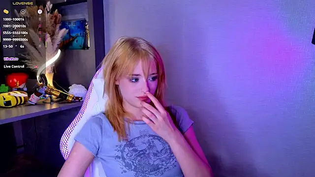Hisoka akerley online show from September 2025 05:02:02 PM