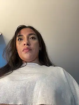 Snapshot of KarolVega- chatting on February 2025 06:12:01 PM KarolVega- online show from February 2025 06:12:01 PM