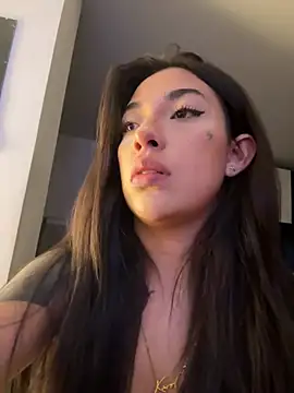 Snapshot of KarolVega- chatting on February 2025 01:11:02 AM KarolVega- online show from February 2025 01:11:02 AM