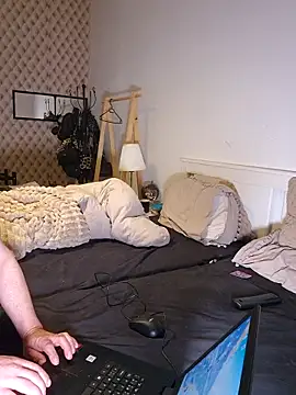 Snapshot of arnaudelsa chatting on December 2025 06:35:01 PM arnaudelsa online show from December 2025 06:35:01 PM