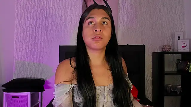 Selena fox7 online show from February 2026 03:28:01 AM