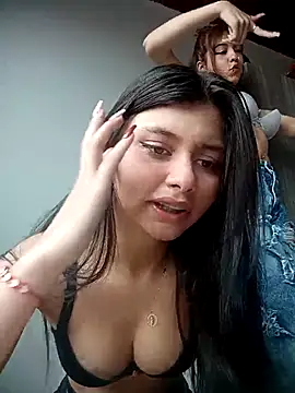 Snapshot of CHLOE_ISABELL chatting on January 2026 07:28:02 PM CHLOE ISABELL online show from January 2026 07:28:02 PM