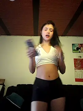 Snapshot of CHLOE_ISABELL chatting on October 2025 06:27:01 PM CHLOE ISABELL online show from October 2025 06:27:01 PM