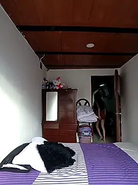 CHLOE ISABELL online show from March 2026 12:10:01 PM