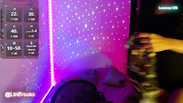 Snapshot of Annaa_Brooks chatting on March 2025 04:38:02 AM Annaa Brooks online show from March 2025 04:38:02 AM