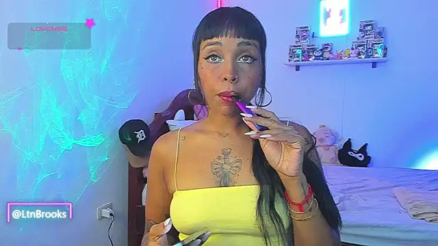 Snapshot of Annaa_Brooks chatting on November 2025 05:19:01 AM Annaa Brooks online show from November 2025 05:19:01 AM