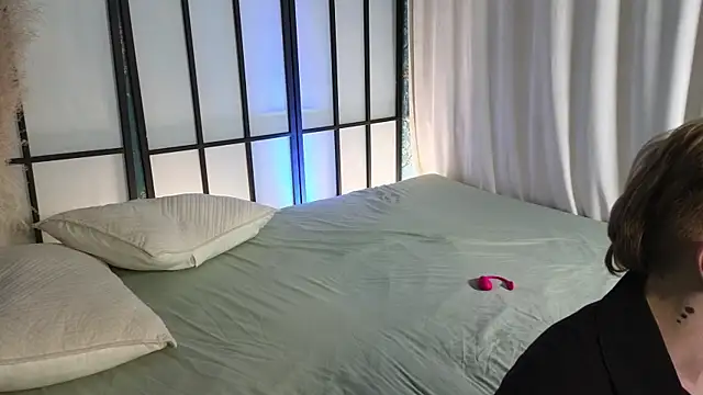 Saint Vicious online show from March 2025 08:26:02 PM