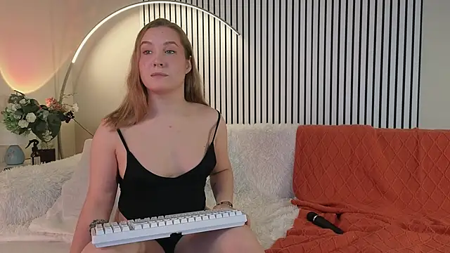 Saint Vicious online show from October 2025 08:19:02 PM