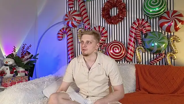 Saint Vicious online show from December 2025 08:06:02 PM