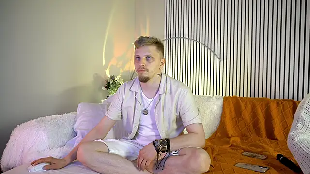 Saint Vicious online show from September 2025 08:13:01 PM