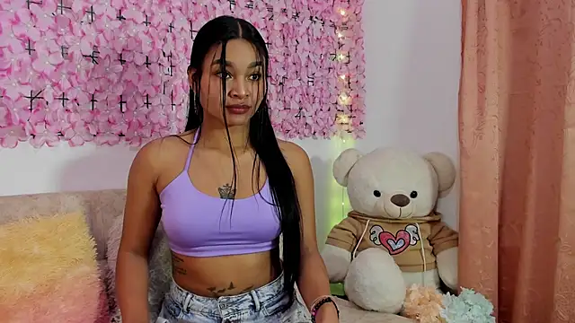 Snapshot of Lynda_Bonnie chatting on October 2025 11:45:02 AM Lynda Bonnie online show from October 2025 11:45:02 AM