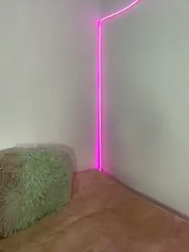 Lynda Bonnie online show from April 2026 01:15:02 PM