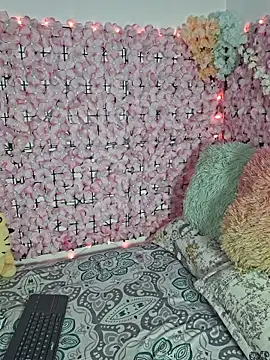 Snapshot of Lynda_Bonnie chatting on February 2026 02:02:01 PM Lynda Bonnie online show from February 2026 02:02:01 PM