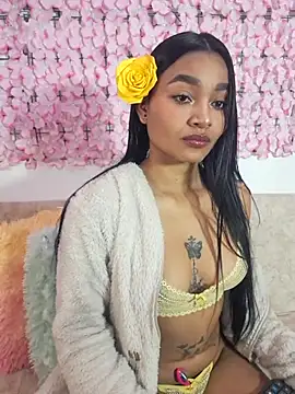 Snapshot of Lynda_Bonnie chatting on October 2025 01:56:02 PM Lynda Bonnie online show from October 2025 01:56:02 PM