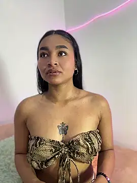 Snapshot of Lynda_Bonnie chatting on May 2026 02:31:01 PM Lynda Bonnie online show from May 2026 02:31:01 PM