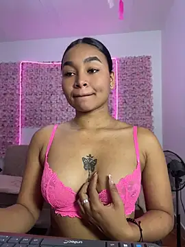 Snapshot of Lynda_Bonnie chatting on June 2026 01:31:01 PM Lynda Bonnie online show from June 2026 01:31:01 PM