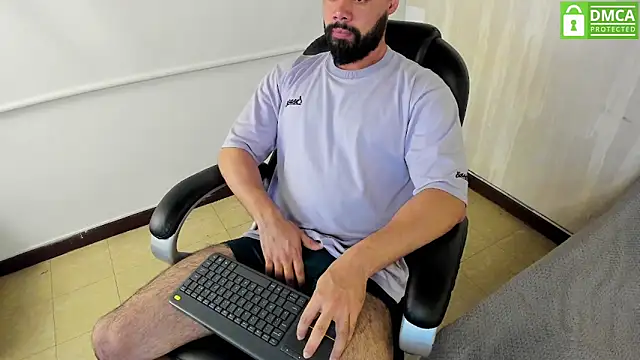 Luke Diaz7 online show from December 2025 03:06:02 AM