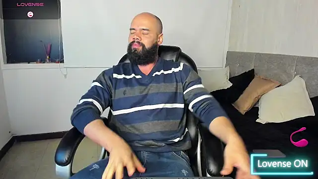 Luke Diaz7 online show from October 2025 05:41:01 AM