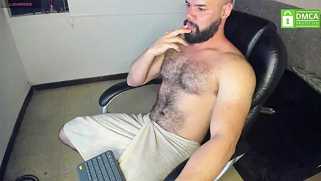 Luke Diaz7 online show from October 2025 04:20:02 AM